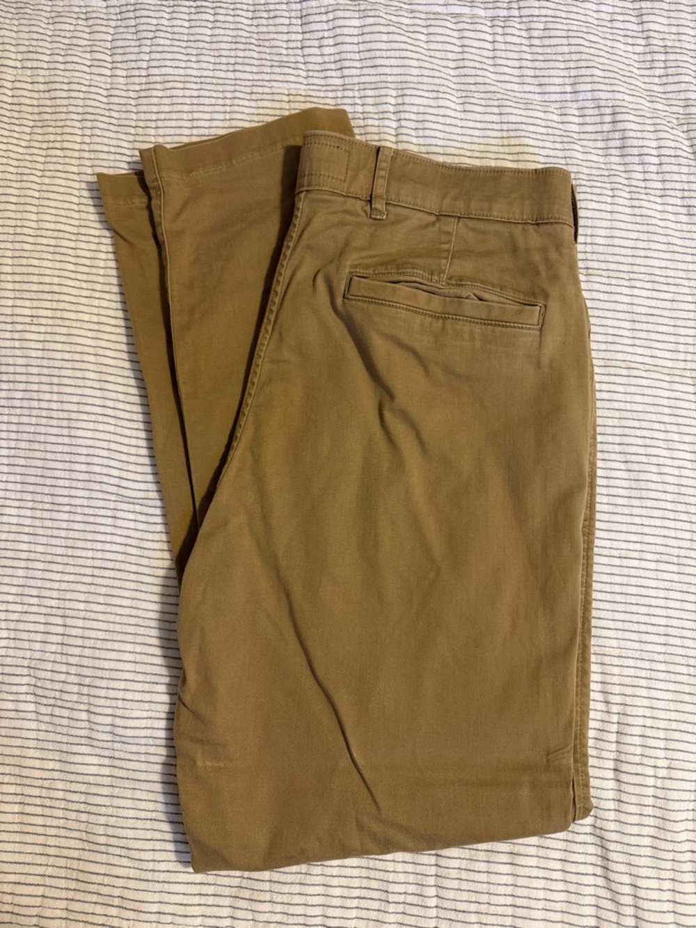 Abercrombie & Fitch Men's Khaki/Tan Chino Pants